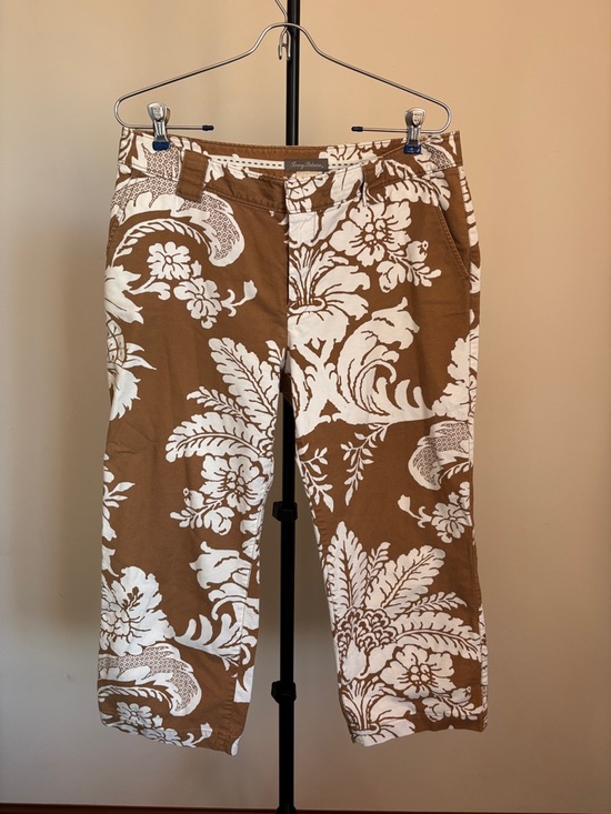 Tommy Bahama Pants - Tommy Bahama Brown and White Floral Capris